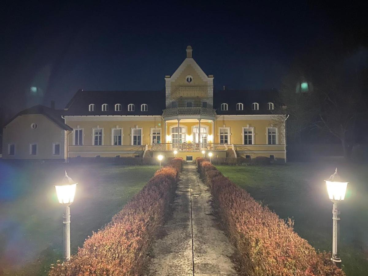 Rosenberg Kuria Bed & Breakfast Taplanszentkereszt Luaran gambar