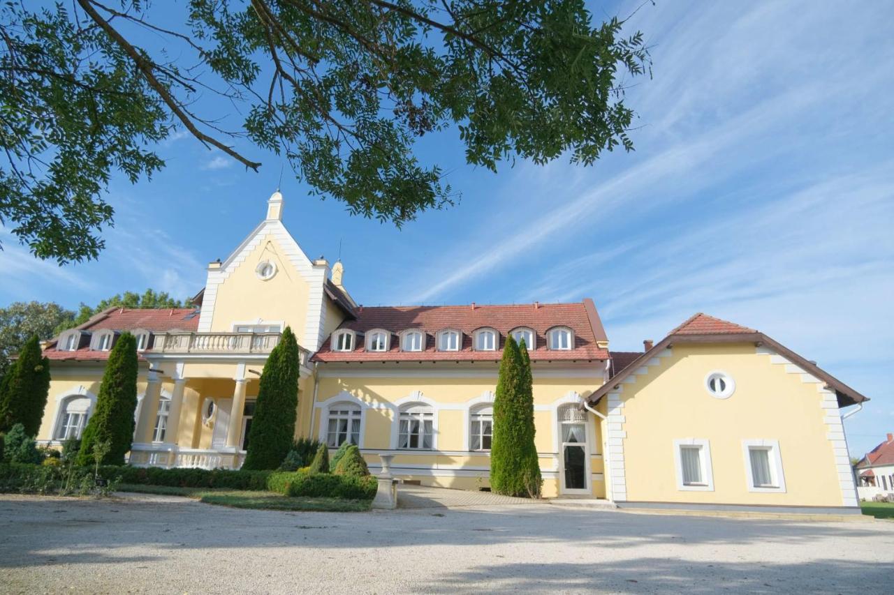 Rosenberg Kuria Bed & Breakfast Taplanszentkereszt Luaran gambar