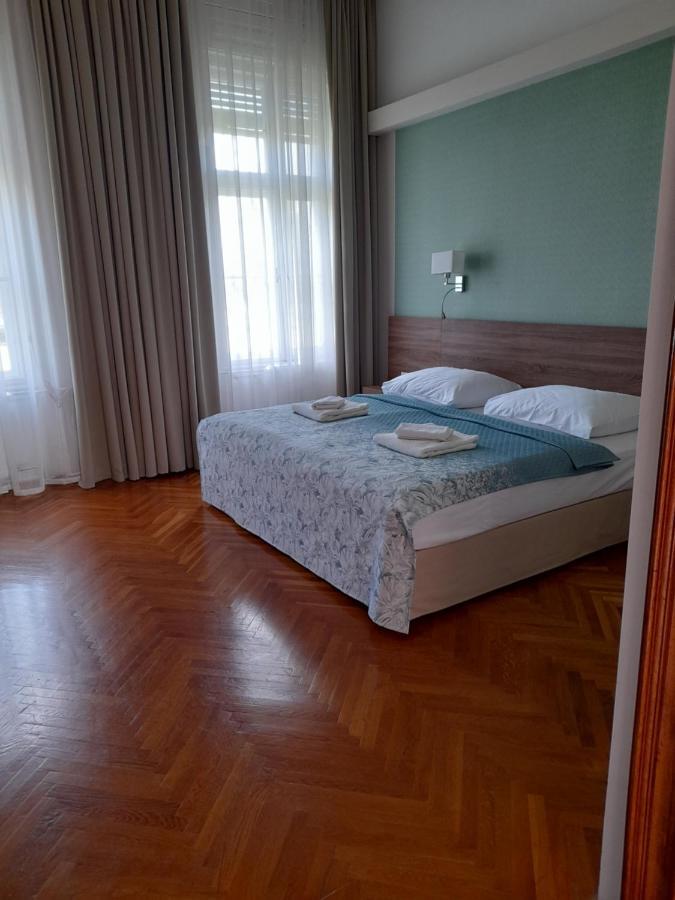 Rosenberg Kuria Bed & Breakfast Taplanszentkereszt Luaran gambar